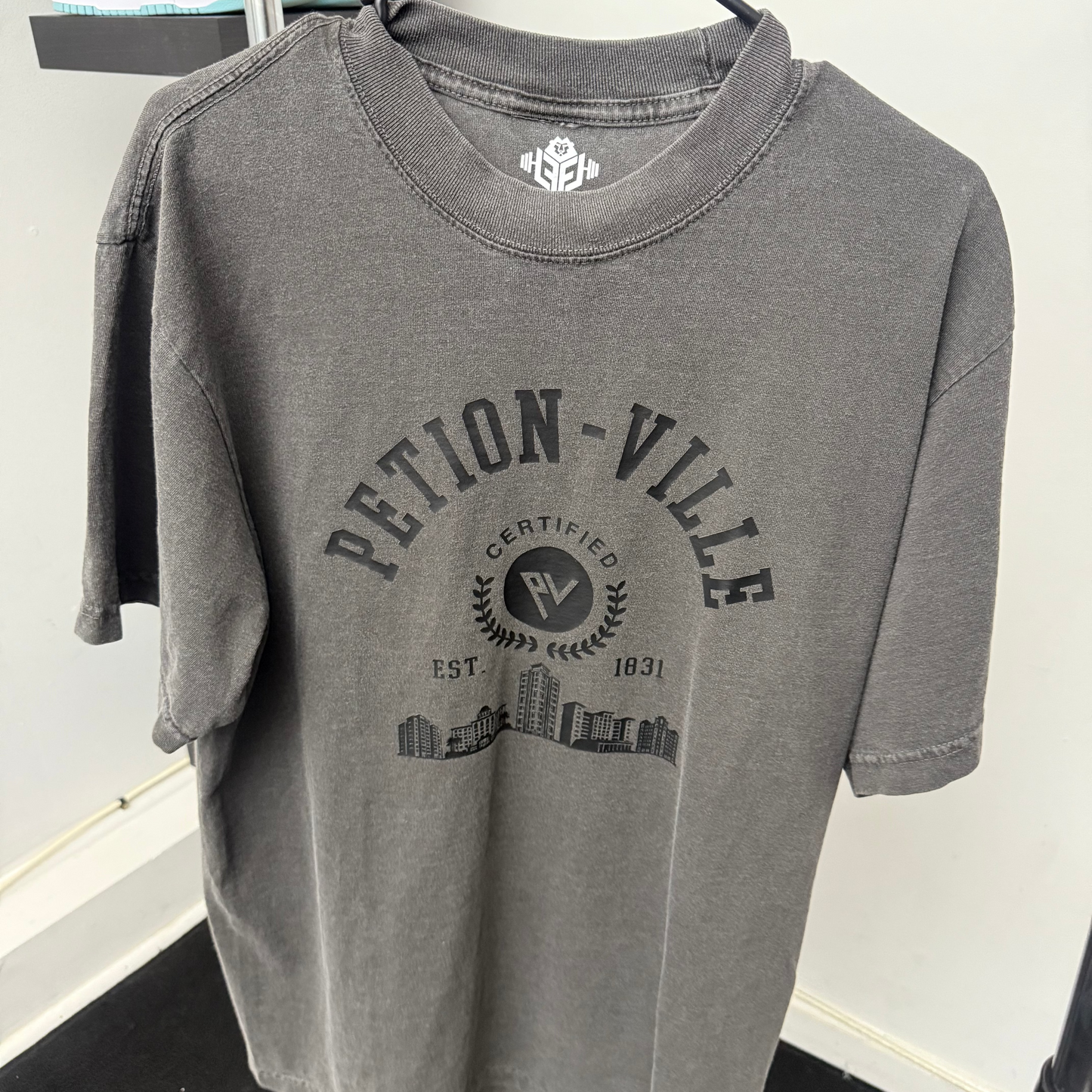 Unisex T-Shirt PETION-VILLE, PV Grey T-Shirt Unisex