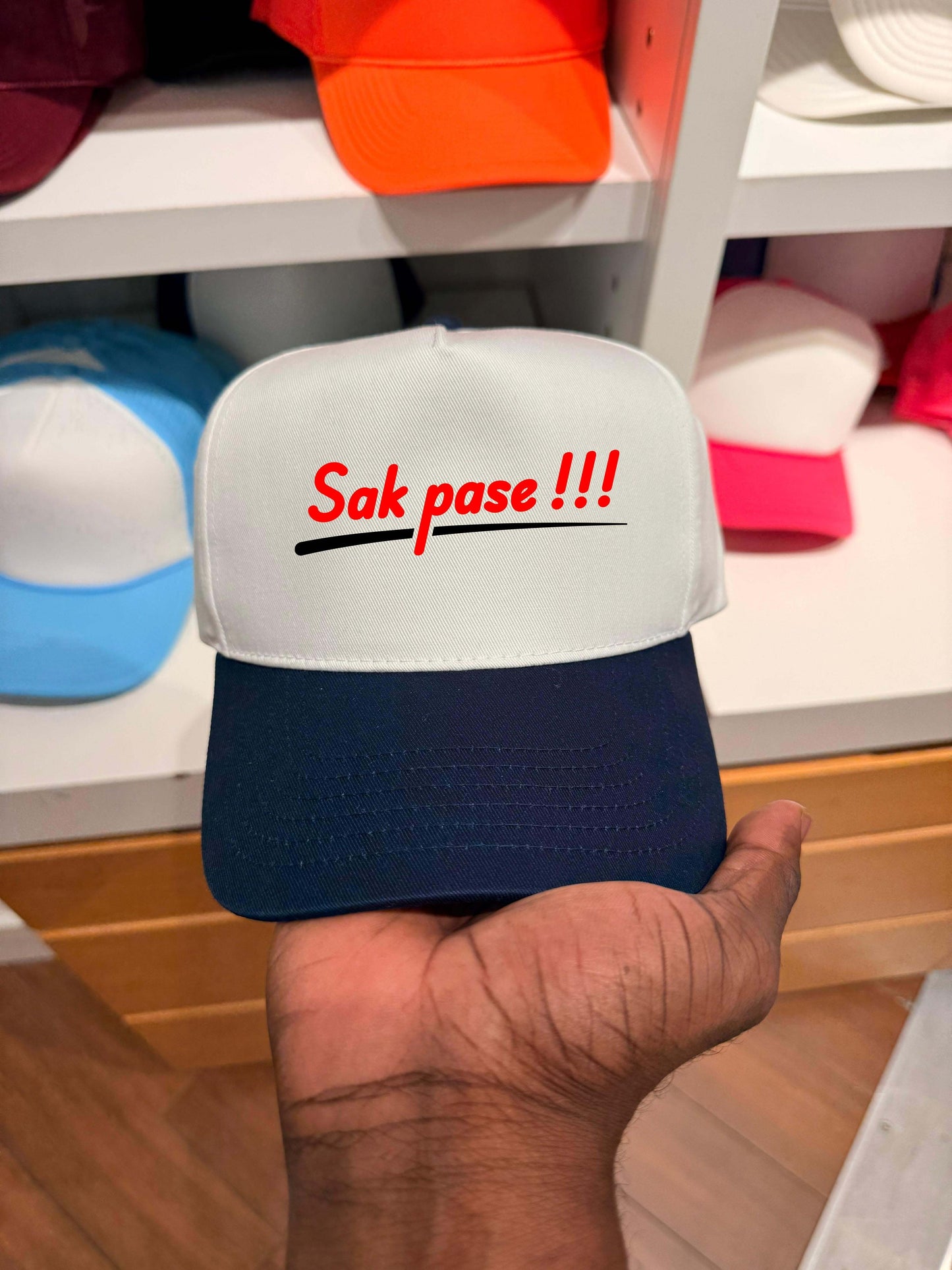 Sak pase! Cap