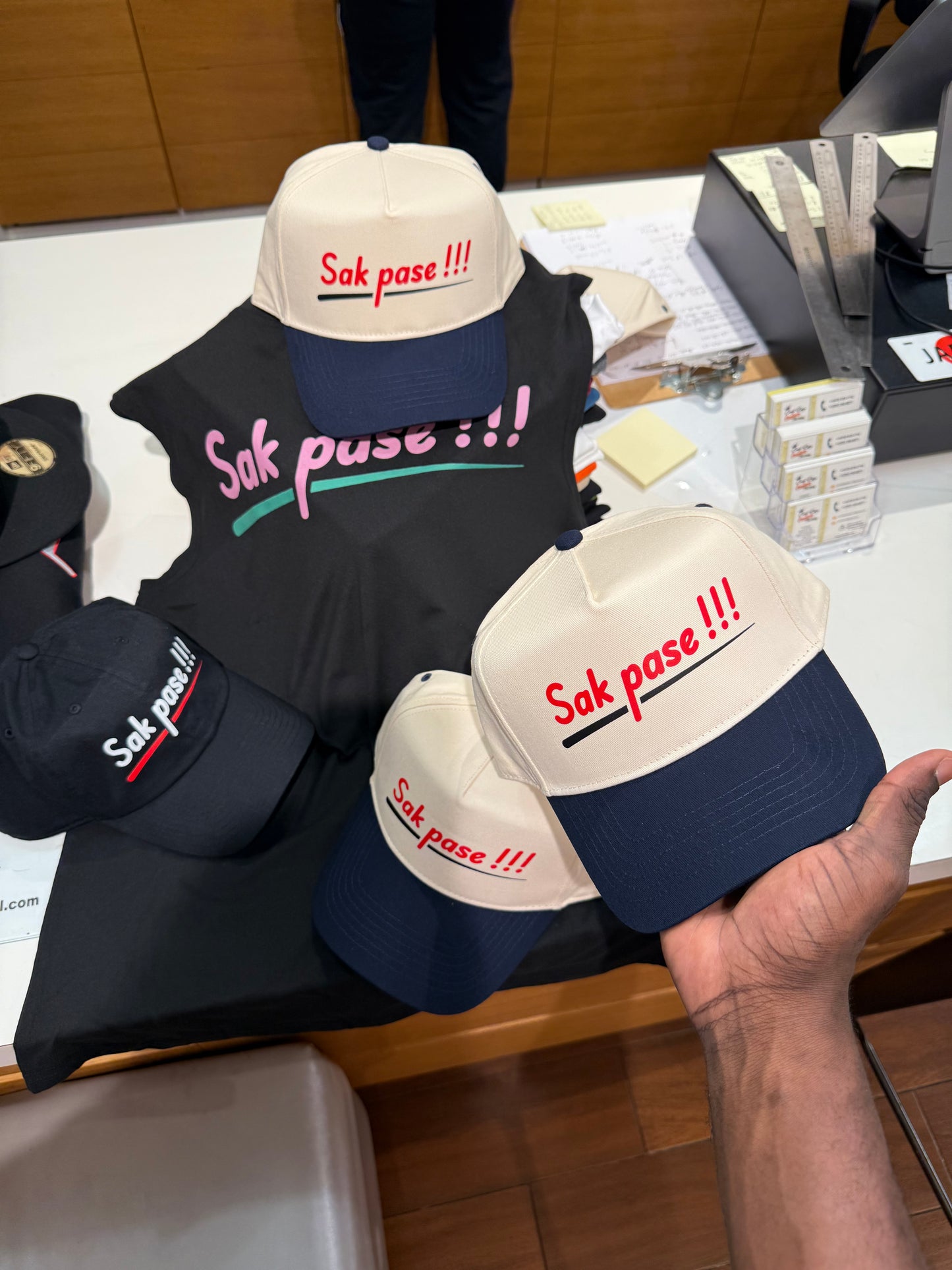 Sak pase! Cap