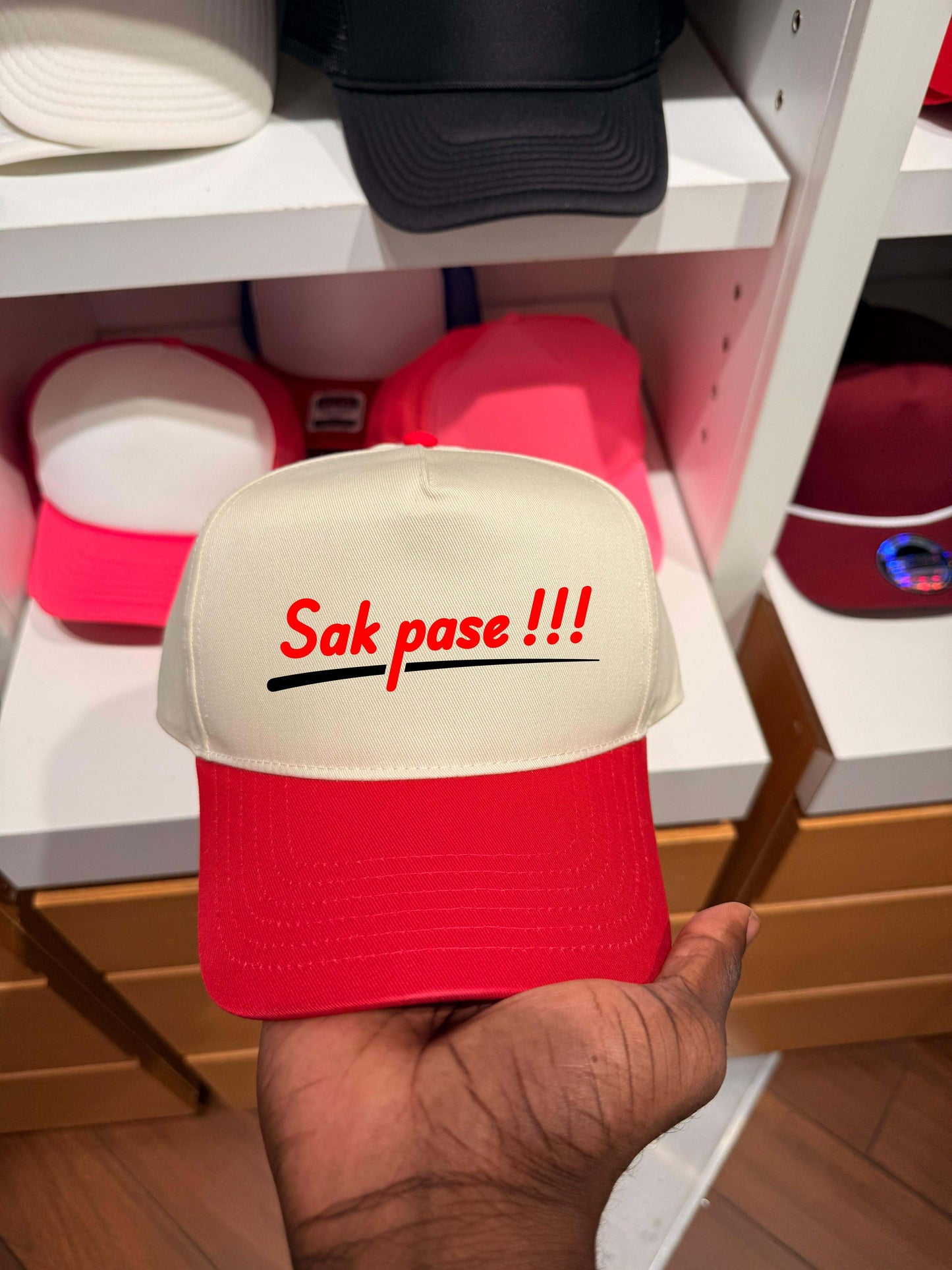 Sak pase! Cap